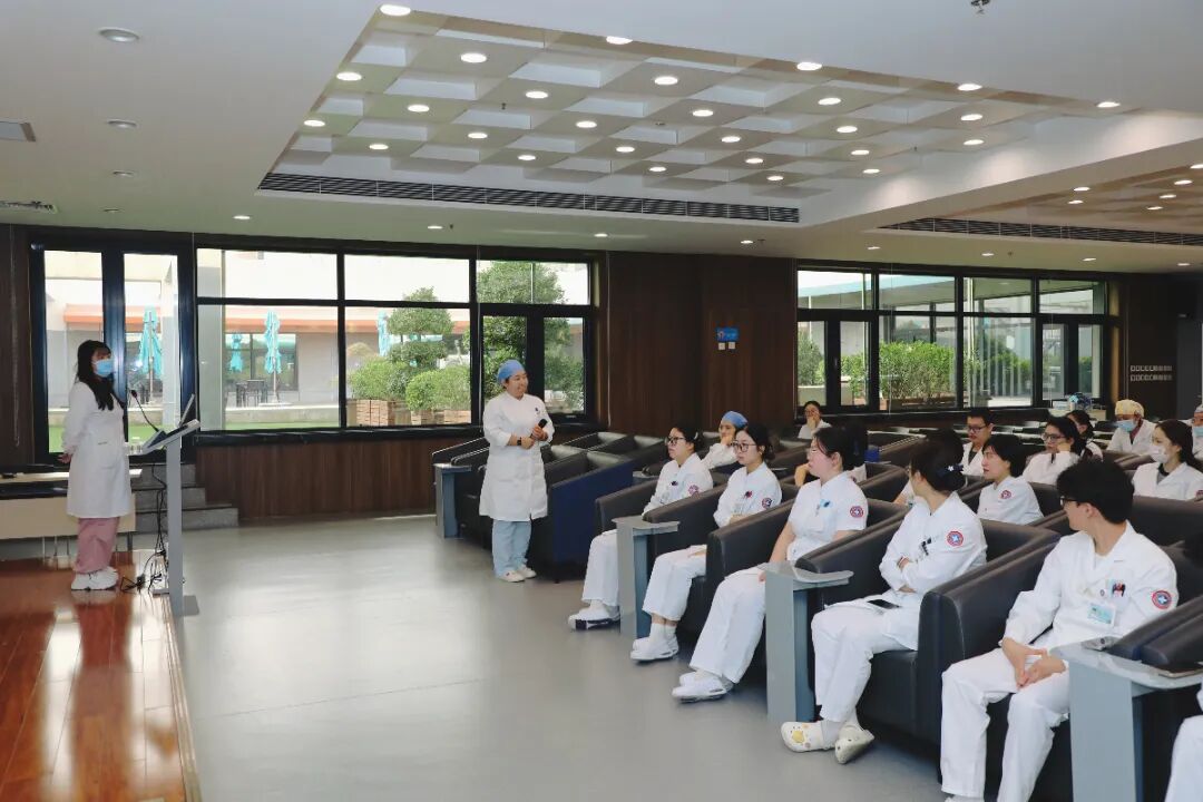 68db9c359c455.jpg 68db9c359c455.jpg